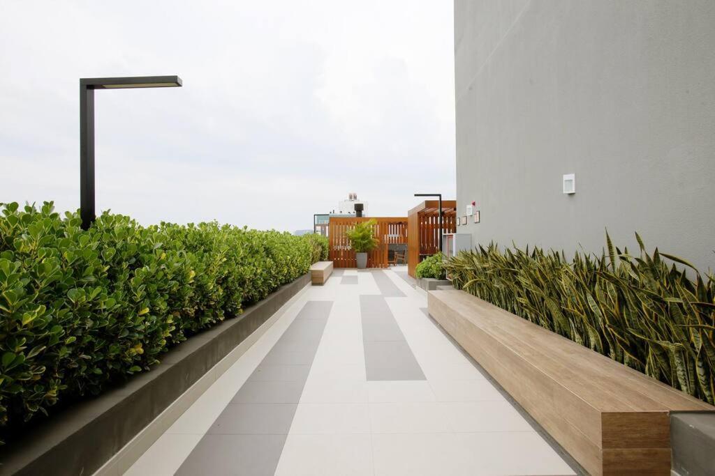 Apto Frente Parque Com Vista E Piscina Порту Алегри Екстериор снимка